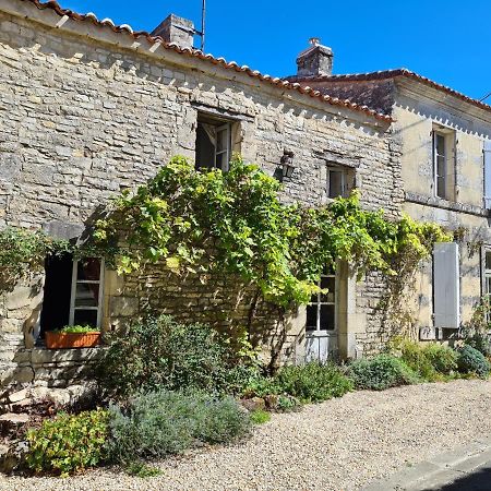 La Maison Du Commandeur Maine-de-Boixe Dış mekan fotoğraf